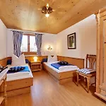 Foehrenhof بيت ضيافة