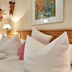 Foehrenhof بيت ضيافة 3*