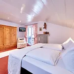 بيت ضيافة Foehrenhof 3*
