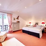 Foehrenhof بيت ضيافة 3*
