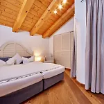 Foehrenhof بيت ضيافة 3*