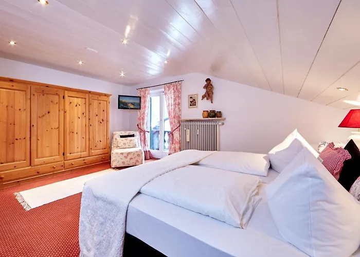 بيت ضيافة Foehrenhof 3*
